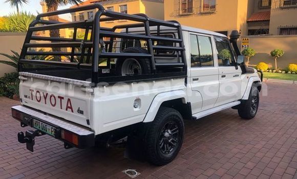 Acheter Occasion Voiture Toyota Land Cruiser Blanc à Ezulwini, Hhohho Acheter Occasion Voiture Toyota Land Cruiser Blanc à Ezulwini, Hhohho
