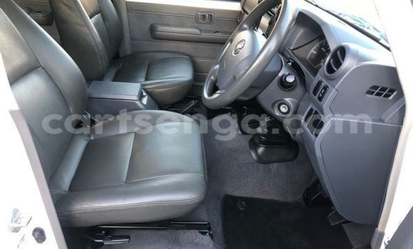 Acheter Occasion Voiture Toyota Land Cruiser Blanc à Ezulwini, Hhohho Acheter Occasion Voiture Toyota Land Cruiser Blanc à Ezulwini, Hhohho