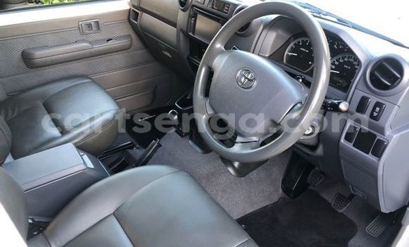 Acheter Occasion Voiture Toyota Land Cruiser Blanc à Ezulwini, Hhohho Acheter Occasion Voiture Toyota Land Cruiser Blanc à Ezulwini, Hhohho
