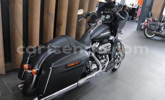 Acheter Occasion Moto Harley Davidson Tour Glide Noir à Manzini, Manzini Acheter Occasion Moto Harley Davidson Tour Glide Noir à Manzini, Manzini