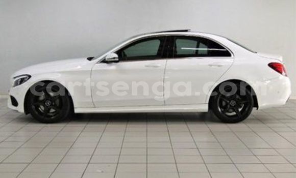 Acheter Occasion Voiture Mercedes-Benz C-Classe Blanc à Ezulwini, Hhohho Acheter Occasion Voiture Mercedes-Benz C-Classe Blanc à Ezulwini, Hhohho