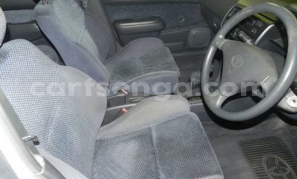 Buy Used Toyota Tacoma White Car in Ezulwini in Hhohho Buy Used Toyota Tacoma White Car in Ezulwini in Hhohho