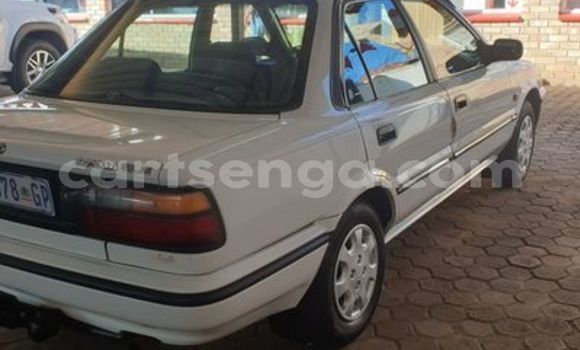 Nunua Ilio tumika Toyota Corolla White Gari ndani ya Ezulwini nchini Hhohho