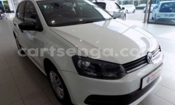 Nunua Ilio tumika Volkswagen Polo White Gari ndani ya Ezulwini nchini Hhohho Nunua Ilio tumika Volkswagen Polo White Gari ndani ya Ezulwini nchini Hhohho
