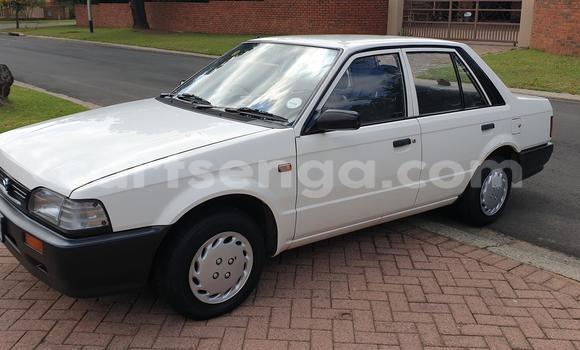 Nunua Ilio tumika Mazda 323 White Gari ndani ya Ezulwini nchini Hhohho Nunua Ilio tumika Mazda 323 White Gari ndani ya Ezulwini nchini Hhohho