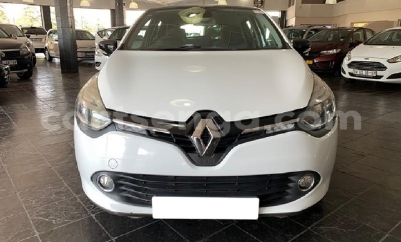 Buy Used Renault Clio White Car in Ezulwini in Hhohho