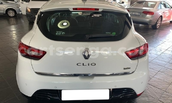Nunua Ilio tumika Renault Clio White Gari ndani ya Ezulwini nchini Hhohho Nunua Ilio tumika Renault Clio White Gari ndani ya Ezulwini nchini Hhohho