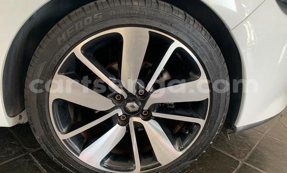 Nunua Ilio tumika Renault Clio White Gari ndani ya Ezulwini nchini Hhohho Nunua Ilio tumika Renault Clio White Gari ndani ya Ezulwini nchini Hhohho