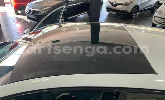 Nunua Ilio tumika Renault Clio White Gari ndani ya Ezulwini nchini Hhohho Nunua Ilio tumika Renault Clio White Gari ndani ya Ezulwini nchini Hhohho