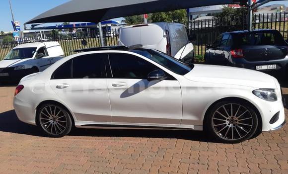 Acheter Occasion Voiture Mercedes‒Benz C-klasse AMG Blanc à Big Bend, Lubombo Acheter Occasion Voiture Mercedes‒Benz C-klasse AMG Blanc à Big Bend, Lubombo