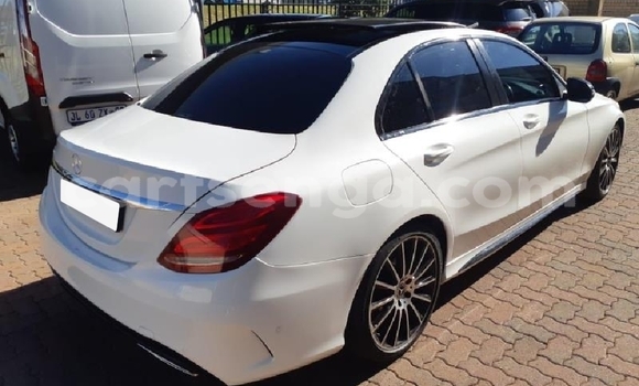 Acheter Occasion Voiture Mercedes‒Benz C-klasse AMG Blanc à Big Bend, Lubombo Acheter Occasion Voiture Mercedes‒Benz C-klasse AMG Blanc à Big Bend, Lubombo