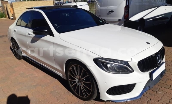Acheter Occasion Voiture Mercedes‒Benz C-klasse AMG Blanc à Big Bend, Lubombo Acheter Occasion Voiture Mercedes‒Benz C-klasse AMG Blanc à Big Bend, Lubombo