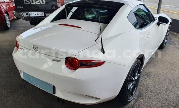 Nunua Ilio tumika Mazda Mazda 2 White Gari ndani ya Ezulwini nchini Hhohho Nunua Ilio tumika Mazda Mazda 2 White Gari ndani ya Ezulwini nchini Hhohho