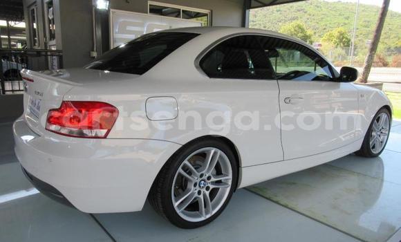 Nunua Ilio tumika BMW 1–Series White Gari ndani ya Ezulwini nchini Hhohho Nunua Ilio tumika BMW 1–Series White Gari ndani ya Ezulwini nchini Hhohho
