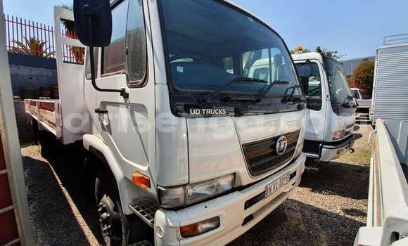 Acheter Occasion Utilitaire Nissan UD Blanc à Big Bend, Lubombo