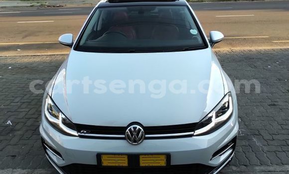 Buy Used Volkswagen Golf White Car in Big Bend in Lubombo District