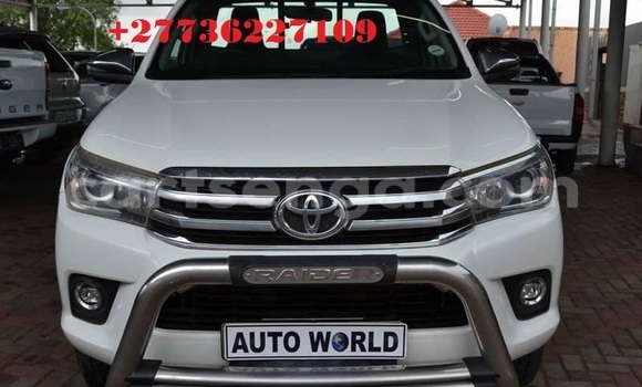 Buy Used Toyota Hilux White Car in Mbabane in Manzini