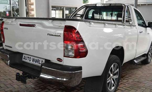 Buy Used Toyota Hilux White Car in Mbabane in Manzini Buy Used Toyota Hilux White Car in Mbabane in Manzini