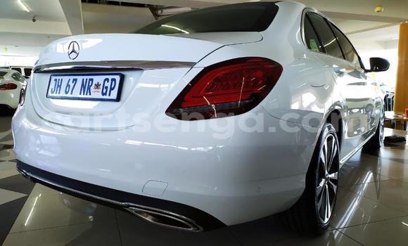 Buy Used Mercedes‒Benz C–Class White Car in Mbabane in Manzini Buy Used Mercedes‒Benz C–Class White Car in Mbabane in Manzini