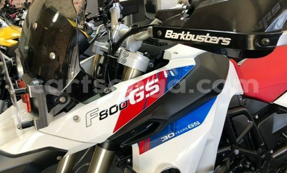 Nunua Ilio tumika BMW G 450 White Bike ndani ya Manzini nchini Manzini Nunua Ilio tumika BMW G 450 White Bike ndani ya Manzini nchini Manzini