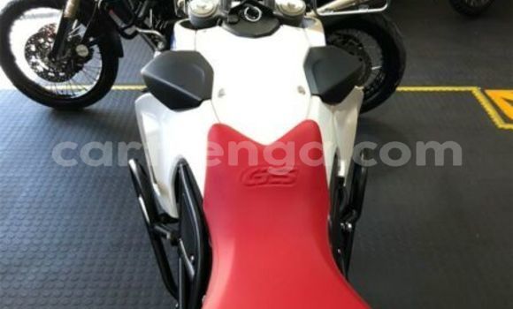 Nunua Ilio tumika BMW G 450 White Bike ndani ya Manzini nchini Manzini Nunua Ilio tumika BMW G 450 White Bike ndani ya Manzini nchini Manzini