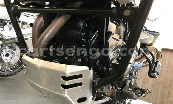 Nunua Ilio tumika BMW G 450 White Bike ndani ya Manzini nchini Manzini Nunua Ilio tumika BMW G 450 White Bike ndani ya Manzini nchini Manzini