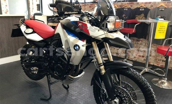 Nunua Ilio tumika BMW G 450 White Bike ndani ya Manzini nchini Manzini Nunua Ilio tumika BMW G 450 White Bike ndani ya Manzini nchini Manzini