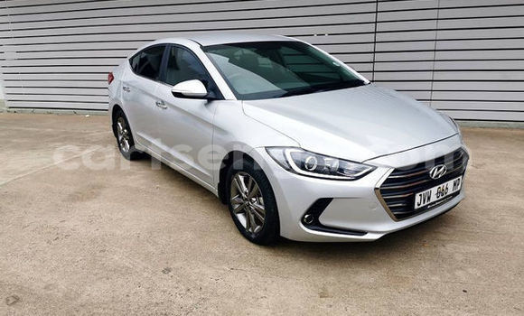 Nunua Ilio tumika Hyundai Elantra White Gari ndani ya Mbabane nchini Manzini