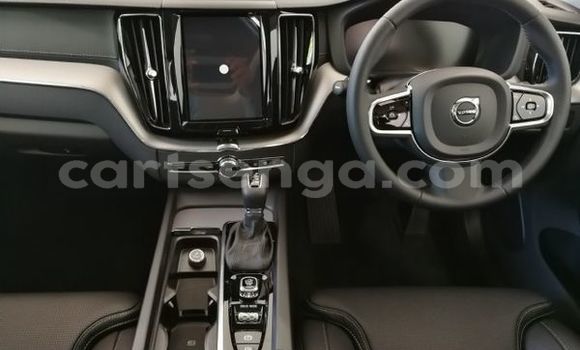 Nunua Ilio tumika Volvo XC60 White Gari ndani ya Big Bend nchini Lubombo Nunua Ilio tumika Volvo XC60 White Gari ndani ya Big Bend nchini Lubombo