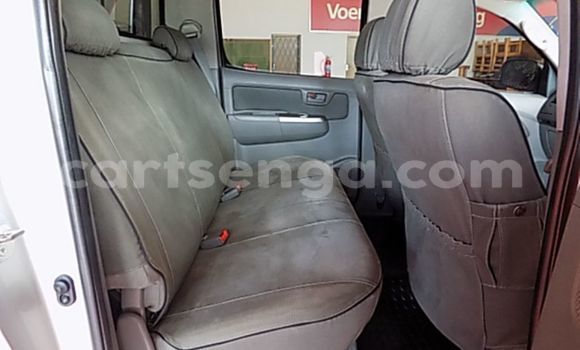 Buy Used Toyota Hilux Silver Car in Import - Dubai in Hhohho Buy Used Toyota Hilux Silver Car in Import - Dubai in Hhohho