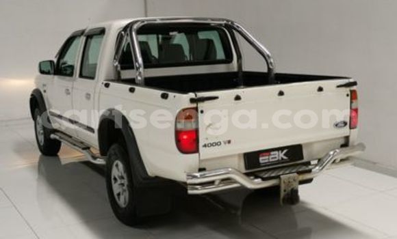 Acheter Occasion Voiture FORD MUSTANG Blanc à Big Bend, Lubombo District Acheter Occasion Voiture FORD MUSTANG Blanc à Big Bend, Lubombo District