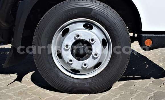 Nunua Ilio tumika Hino 300 Series White Lori ndani ya Big Bend nchini Wilaya ya Lubombo Nunua Ilio tumika Hino 300 Series White Lori ndani ya Big Bend nchini Wilaya ya Lubombo