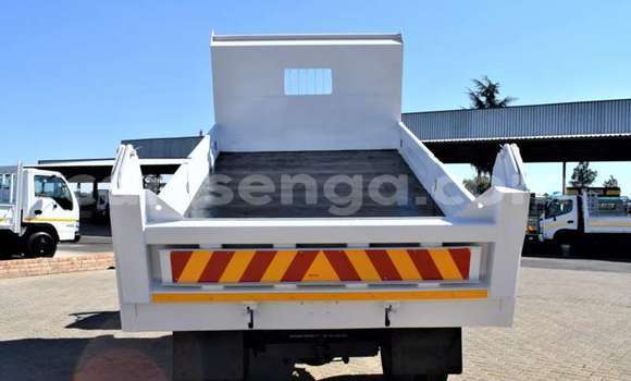 Nunua Ilio tumika Hino 300 Series White Lori ndani ya Big Bend nchini Wilaya ya Lubombo Nunua Ilio tumika Hino 300 Series White Lori ndani ya Big Bend nchini Wilaya ya Lubombo