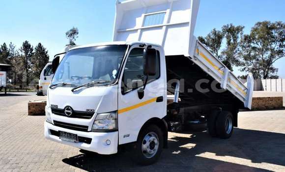 Nunua Ilio tumika Hino 300 Series White Lori ndani ya Big Bend nchini Wilaya ya Lubombo Nunua Ilio tumika Hino 300 Series White Lori ndani ya Big Bend nchini Wilaya ya Lubombo