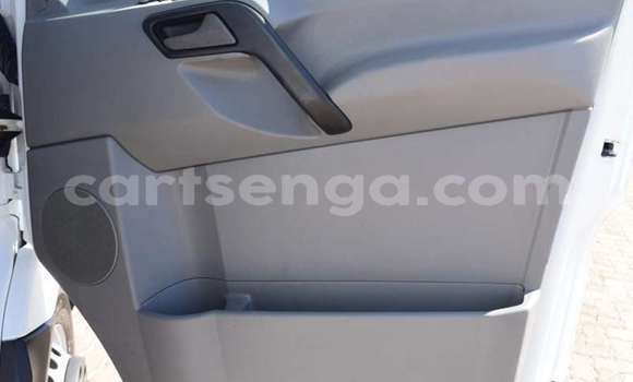 Acheter Occasion Utilitaire Mercedes‒Benz Sprinter Blanc à Big Bend, Lubombo District Acheter Occasion Utilitaire Mercedes‒Benz Sprinter Blanc à Big Bend, Lubombo District