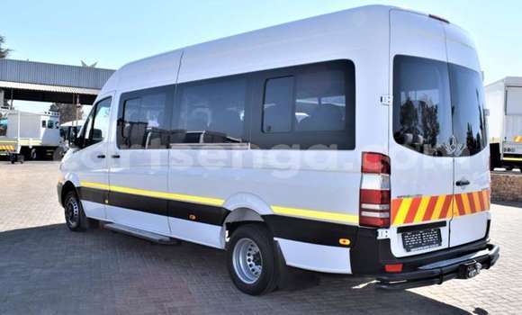 Acheter Occasion Utilitaire Mercedes‒Benz Sprinter Blanc à Big Bend, Lubombo District Acheter Occasion Utilitaire Mercedes‒Benz Sprinter Blanc à Big Bend, Lubombo District
