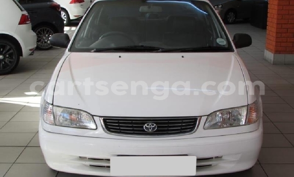 Nunua Ilio tumika Toyota Corolla White Gari ndani ya Big Bend nchini Lubombo