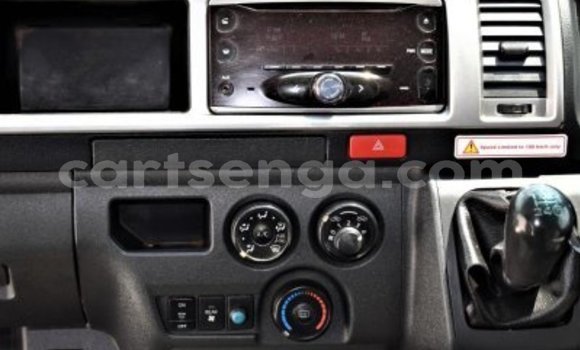 Buy Used Toyota Hiace White Car in Mbabane in Manzini Buy Used Toyota Hiace White Car in Mbabane in Manzini