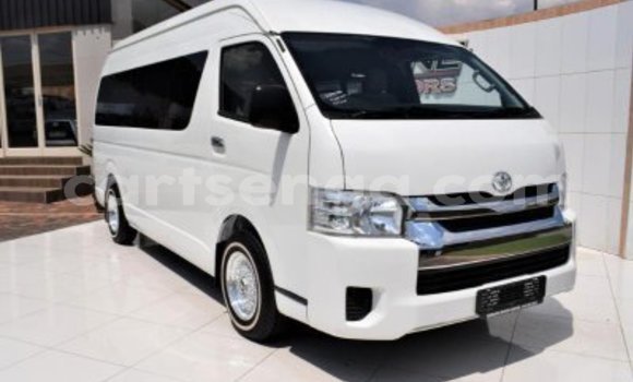 Buy Used Toyota Hiace White Car in Mbabane in Manzini Buy Used Toyota Hiace White Car in Mbabane in Manzini