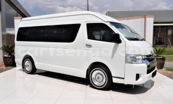 Buy Used Toyota Hiace White Car in Mbabane in Manzini Buy Used Toyota Hiace White Car in Mbabane in Manzini