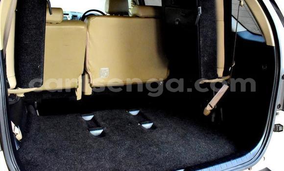 Nunua Ilio tumika Toyota Fortuner Silver Gari ndani ya Mbabane nchini Manzini Nunua Ilio tumika Toyota Fortuner Silver Gari ndani ya Mbabane nchini Manzini