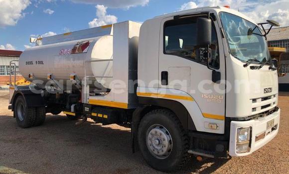 Acheter Occasion Utilitaire Isuzu FTR 850 Blanc à Hlatikulu, Shiselweni District