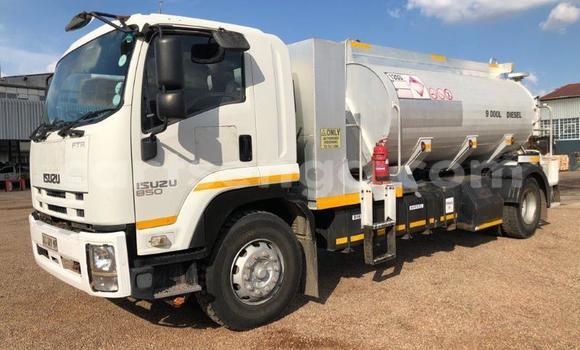 Nunua Ilio tumika Isuzu FTR 850 White Lori ndani ya Hlatikulu nchini Wilaya ya Shiselweni Nunua Ilio tumika Isuzu FTR 850 White Lori ndani ya Hlatikulu nchini Wilaya ya Shiselweni