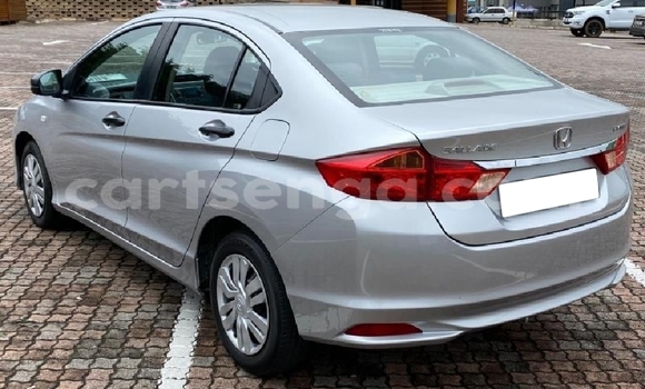 Nunua Ilio tumika Honda Ballade Silver Gari ndani ya Big Bend nchini Lubombo Nunua Ilio tumika Honda Ballade Silver Gari ndani ya Big Bend nchini Lubombo