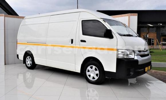 Nunua Ilio tumika Toyota Hiace White Gari ndani ya Big Bend nchini Lubombo Nunua Ilio tumika Toyota Hiace White Gari ndani ya Big Bend nchini Lubombo