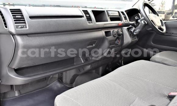 Nunua Ilio tumika Toyota Hiace White Gari ndani ya Big Bend nchini Lubombo Nunua Ilio tumika Toyota Hiace White Gari ndani ya Big Bend nchini Lubombo