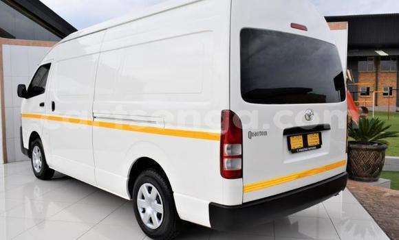 Nunua Ilio tumika Toyota Hiace White Gari ndani ya Big Bend nchini Lubombo Nunua Ilio tumika Toyota Hiace White Gari ndani ya Big Bend nchini Lubombo