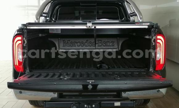 Nunua Ilio tumika Mercedes‒Benz X-klasse Concept Black Gari ndani ya Big Bend nchini Lubombo Nunua Ilio tumika Mercedes‒Benz X-klasse Concept Black Gari ndani ya Big Bend nchini Lubombo