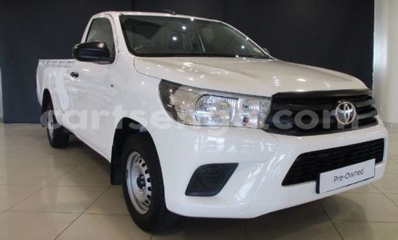 Buy Used Toyota Hilux White Car in Ezulwini in Hhohho