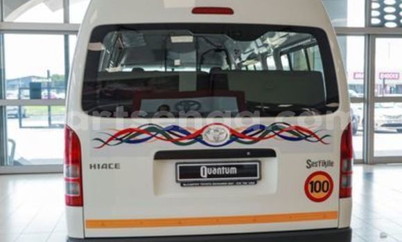 Nunua Ilio tumika Toyota Hiace White Gari ndani ya Ezulwini nchini Hhohho Nunua Ilio tumika Toyota Hiace White Gari ndani ya Ezulwini nchini Hhohho